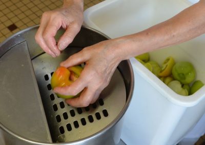 Préparation de la confiture de tomates